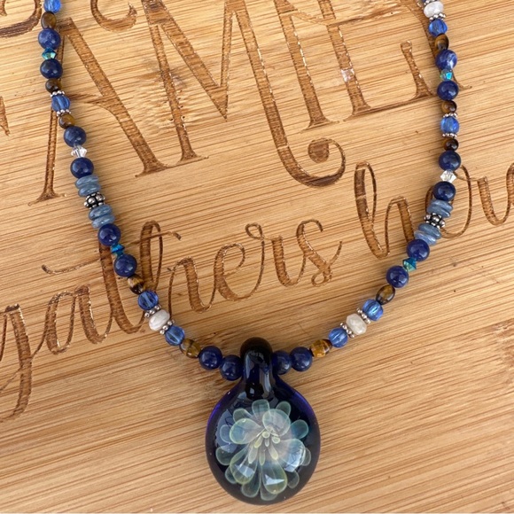 Glass Floral Pendent and Mixed Media Necklace in Shades of Blue & Silver tones. - Picture 9 of 13